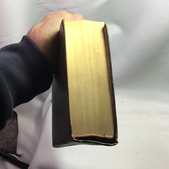 The Complete Short Stories and Famous Essays of Mark Twain, One Volume Edition - Picture 4 of 14